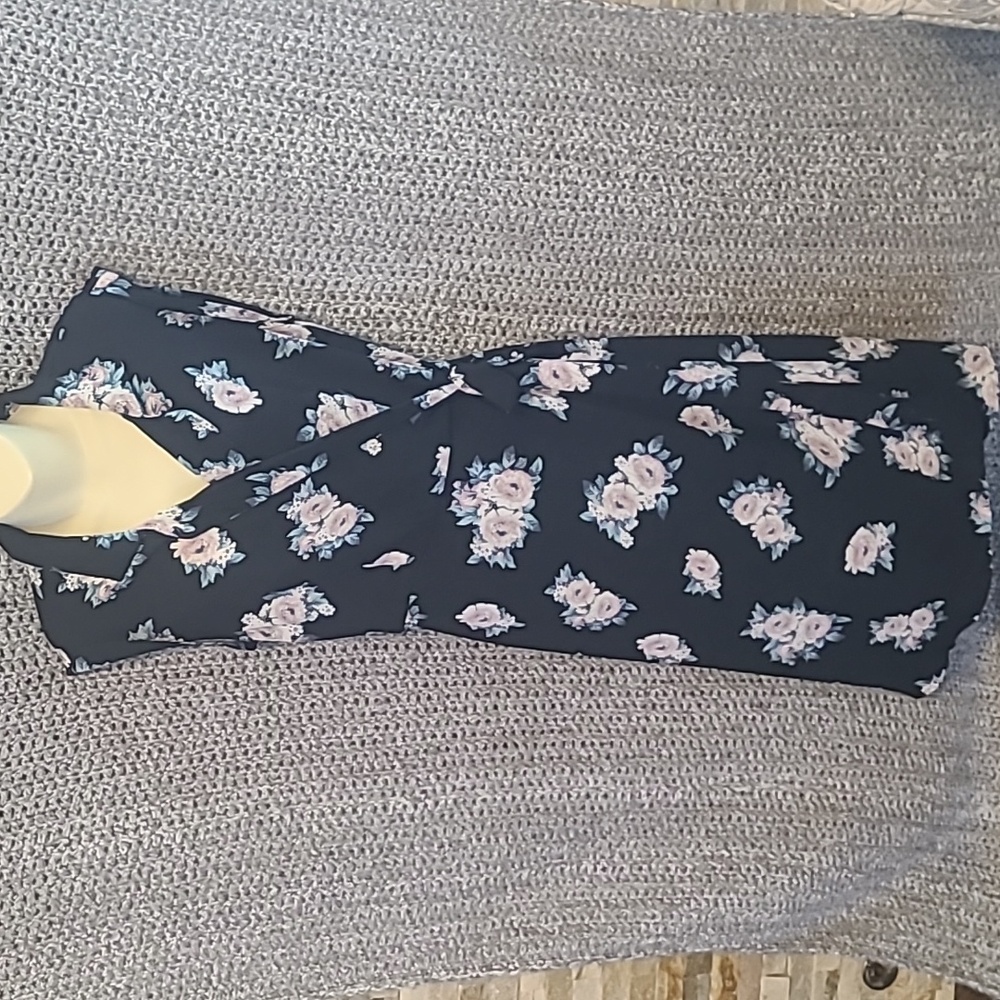 Wrap dress in floral pattern